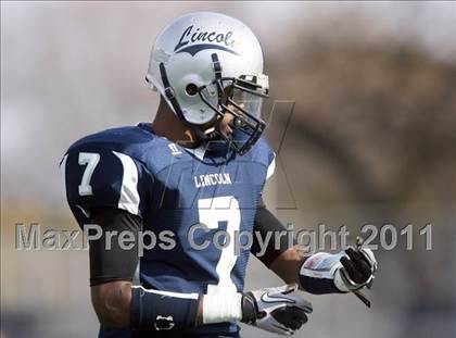 Thumbnail 1 in Lincoln vs. Clinton (PSAL Championship Division Quarterfinal) photogallery.