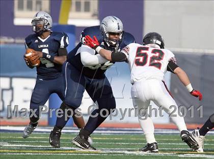 Thumbnail 1 in Lincoln vs. Clinton (PSAL Championship Division Quarterfinal) photogallery.