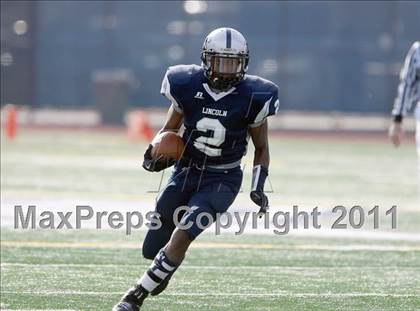 Thumbnail 3 in Lincoln vs. Clinton (PSAL Championship Division Quarterfinal) photogallery.
