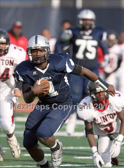 Thumbnail 2 in Lincoln vs. Clinton (PSAL Championship Division Quarterfinal) photogallery.