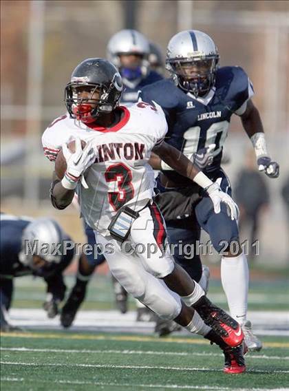 Thumbnail 1 in Lincoln vs. Clinton (PSAL Championship Division Quarterfinal) photogallery.