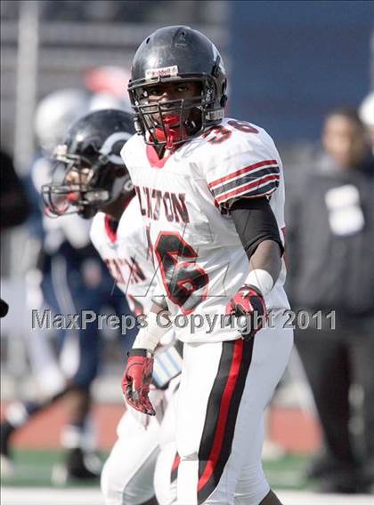 Thumbnail 2 in Lincoln vs. Clinton (PSAL Championship Division Quarterfinal) photogallery.