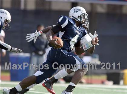 Thumbnail 2 in Lincoln vs. Clinton (PSAL Championship Division Quarterfinal) photogallery.
