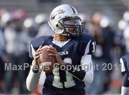 Thumbnail 3 in Lincoln vs. Clinton (PSAL Championship Division Quarterfinal) photogallery.