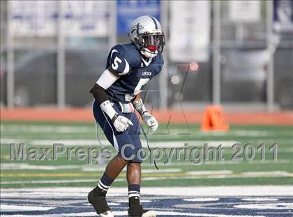 Thumbnail 3 in Lincoln vs. Clinton (PSAL Championship Division Quarterfinal) photogallery.