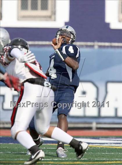 Thumbnail 3 in Lincoln vs. Clinton (PSAL Championship Division Quarterfinal) photogallery.