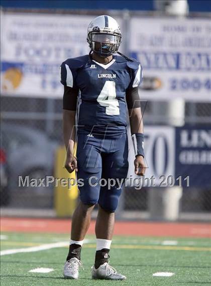 Thumbnail 3 in Lincoln vs. Clinton (PSAL Championship Division Quarterfinal) photogallery.