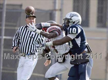 Thumbnail 2 in Lincoln vs. Clinton (PSAL Championship Division Quarterfinal) photogallery.