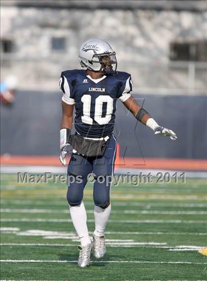 Thumbnail 1 in Lincoln vs. Clinton (PSAL Championship Division Quarterfinal) photogallery.