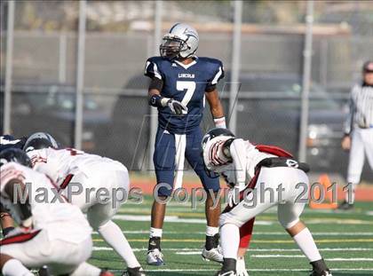 Thumbnail 2 in Lincoln vs. Clinton (PSAL Championship Division Quarterfinal) photogallery.