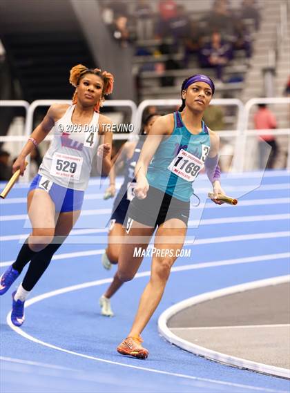 Thumbnail 3 in VHSL Indoor Track State Championships (4x200 - Class 5 & 6) photogallery.