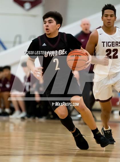 Thumbnail 1 in Uvalde @ Floresville photogallery.