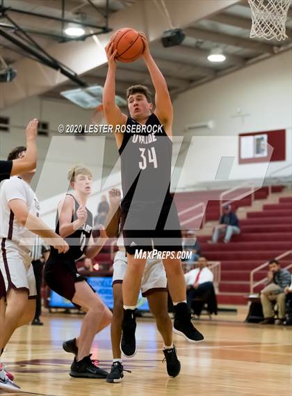 Thumbnail 2 in Uvalde @ Floresville photogallery.