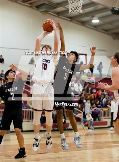 Thumbnail 1 in Uvalde @ Floresville photogallery.