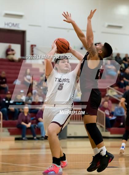 Thumbnail 2 in Uvalde @ Floresville photogallery.