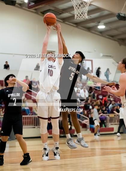 Thumbnail 2 in Uvalde @ Floresville photogallery.