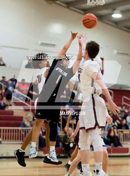 Thumbnail 1 in Uvalde @ Floresville photogallery.