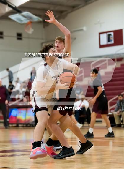 Thumbnail 2 in Uvalde @ Floresville photogallery.