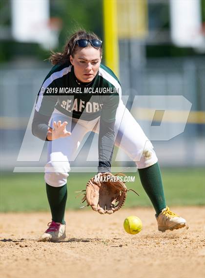 Thumbnail 1 in Seaford vs Calhoun (NYSPHSAA Sec 8 Class A Quarterfinal) photogallery.