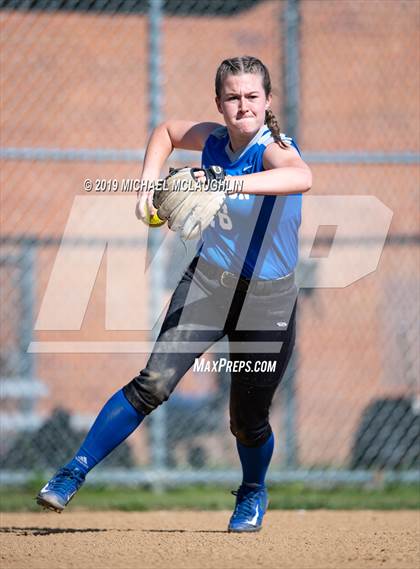 Thumbnail 1 in Seaford vs Calhoun (NYSPHSAA Sec 8 Class A Quarterfinal) photogallery.