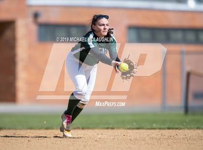 Thumbnail 3 in Seaford vs Calhoun (NYSPHSAA Sec 8 Class A Quarterfinal) photogallery.