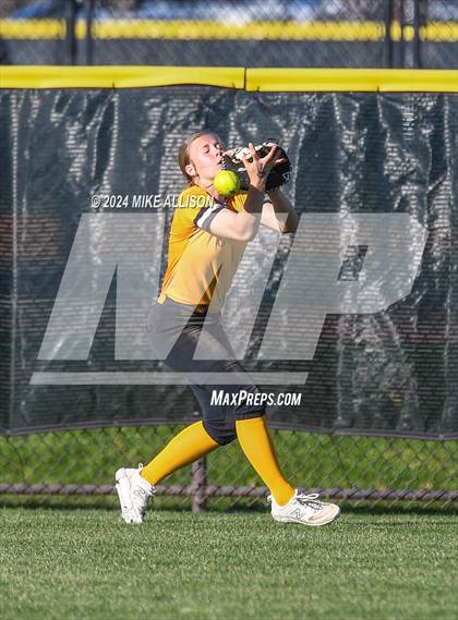 Thumbnail 2 in Boyd-Buchanan vs Hixson photogallery.