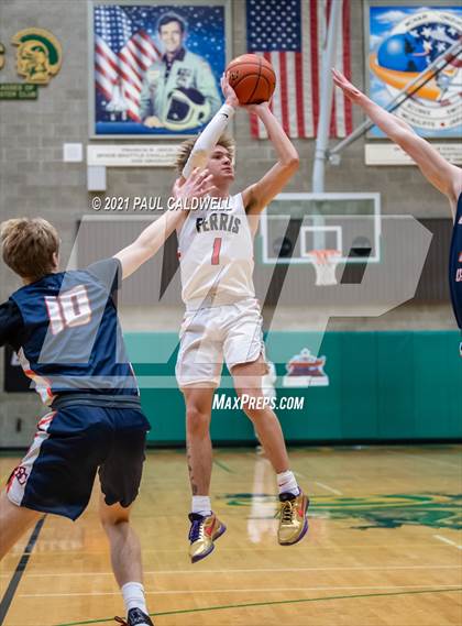 Thumbnail 3 in Ferris vs. Eastside Catholic (Hardwood Invite 1st Round) photogallery.