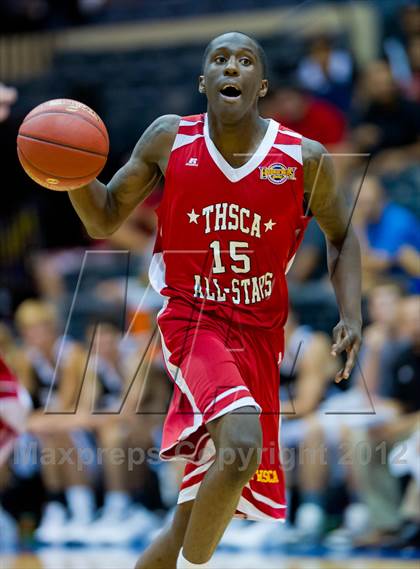 Thumbnail 2 in THSCA All-Star Basketball Game photogallery.