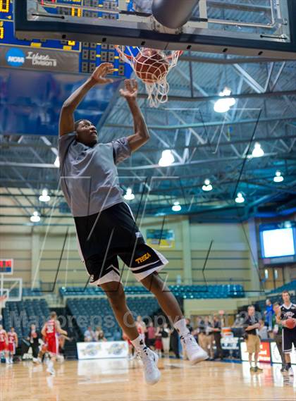 Thumbnail 2 in THSCA All-Star Basketball Game photogallery.