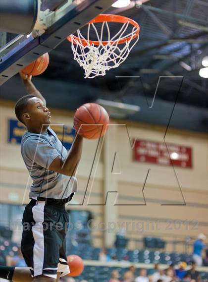 Thumbnail 2 in THSCA All-Star Basketball Game photogallery.