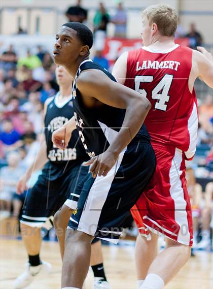 Thumbnail 2 in THSCA All-Star Basketball Game photogallery.