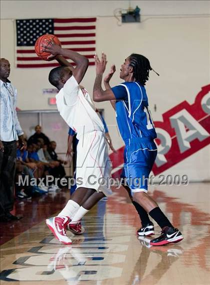 Thumbnail 3 in Jordan vs. Pasadena (Rose City Round Ball Classic) photogallery.