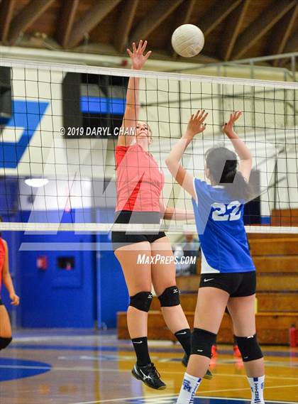 Thumbnail 3 in Mayfield @ San Marino photogallery.