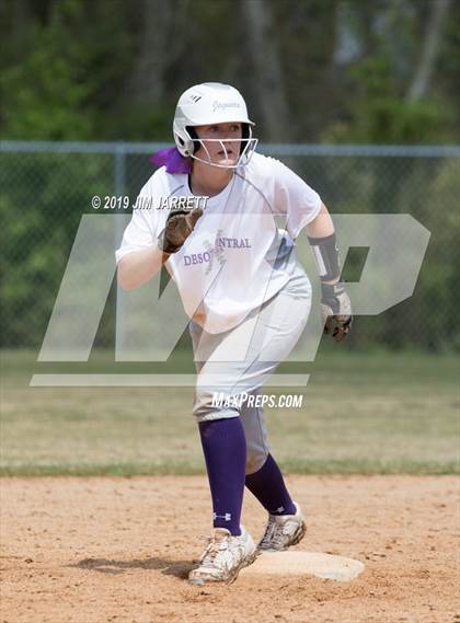 Thumbnail 3 in DeSoto Central vs Briarcrest (Morris Hunter Invitational) photogallery.