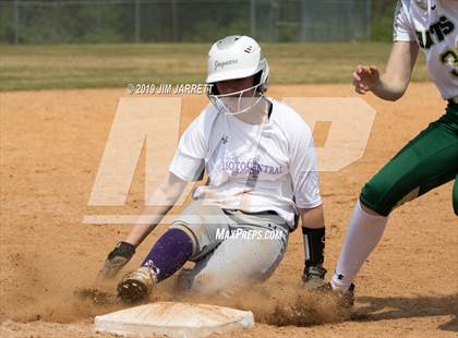 Thumbnail 1 in DeSoto Central vs Briarcrest (Morris Hunter Invitational) photogallery.