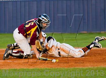 Thumbnail 1 in Deer Park vs Dobie (UIL 5A Region 3 Bi-District Playoff) photogallery.