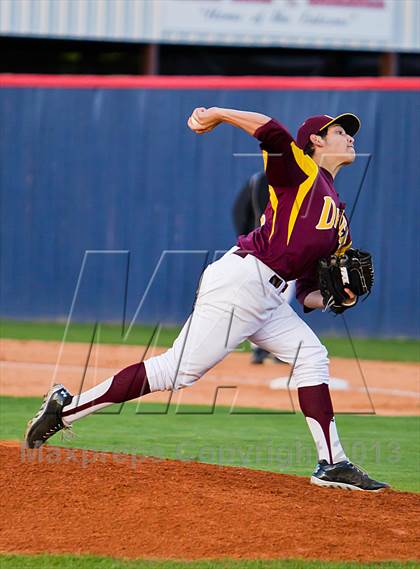 Thumbnail 1 in Deer Park vs Dobie (UIL 5A Region 3 Bi-District Playoff) photogallery.