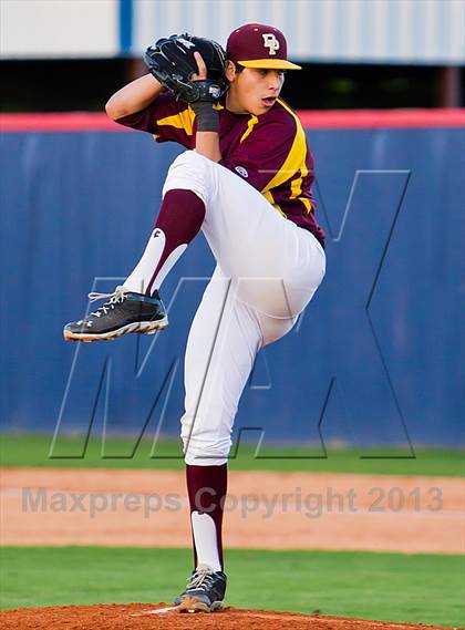Thumbnail 2 in Deer Park vs Dobie (UIL 5A Region 3 Bi-District Playoff) photogallery.
