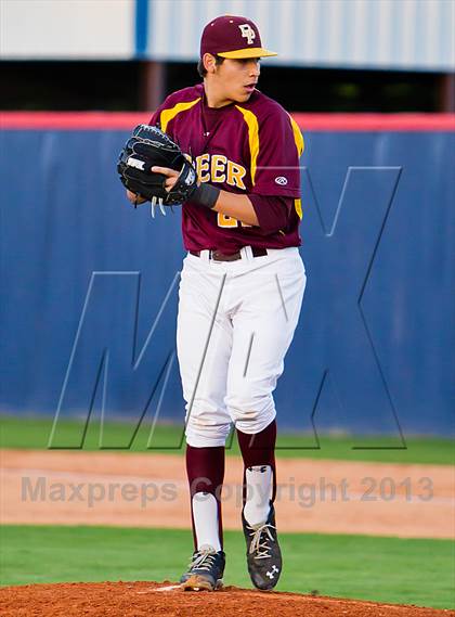 Thumbnail 2 in Deer Park vs Dobie (UIL 5A Region 3 Bi-District Playoff) photogallery.