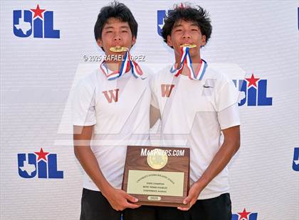 Thumbnail 2 in UIL Tennis Boys 5A & 6A Finals (Awards) photogallery.