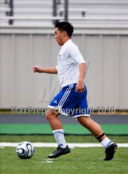 Thumbnail 3 in Taylor vs Clear Springs (Pearland ISD Soccer Shootout) photogallery.