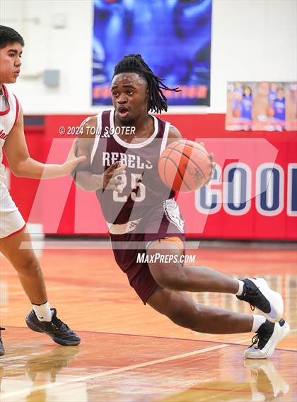 Thumbnail 3 in Perryton vs. Midland Legacy (Raising Cane's Key City Classic) photogallery.