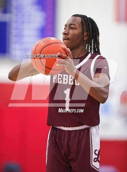 Thumbnail 3 in Perryton vs. Midland Legacy (Raising Cane's Key City Classic) photogallery.