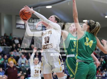 Thumbnail 3 in Newark Catholic vs. Berne Union (OHSAA D4 District Final) photogallery.