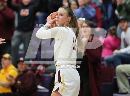 Thumbnail 3 in Newark Catholic vs. Berne Union (OHSAA D4 District Final) photogallery.