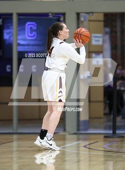 Thumbnail 3 in Newark Catholic vs. Berne Union (OHSAA D4 District Final) photogallery.