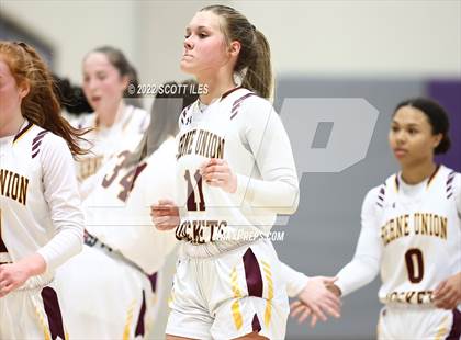 Thumbnail 3 in Newark Catholic vs. Berne Union (OHSAA D4 District Final) photogallery.