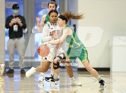 Thumbnail 1 in Newark Catholic vs. Berne Union (OHSAA D4 District Final) photogallery.