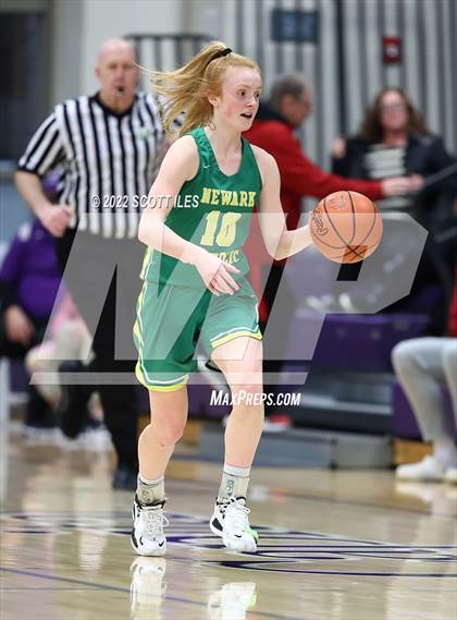 Thumbnail 2 in Newark Catholic vs. Berne Union (OHSAA D4 District Final) photogallery.