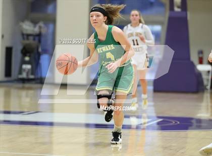 Thumbnail 3 in Newark Catholic vs. Berne Union (OHSAA D4 District Final) photogallery.
